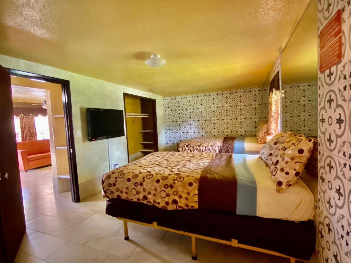 Savannah Inn And Suites Savannah Port Area Εξωτερικό φωτογραφία