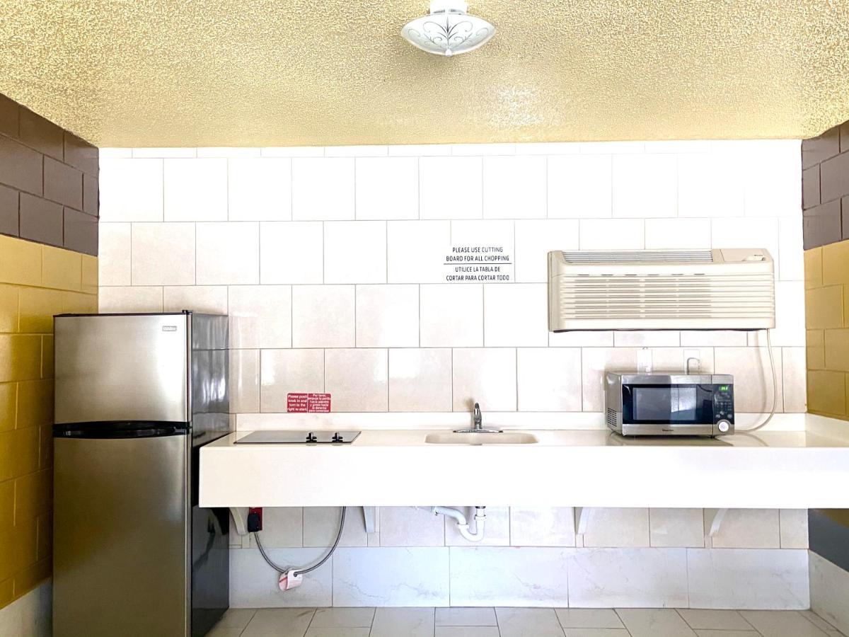 Savannah Inn And Suites Savannah Port Area Εξωτερικό φωτογραφία