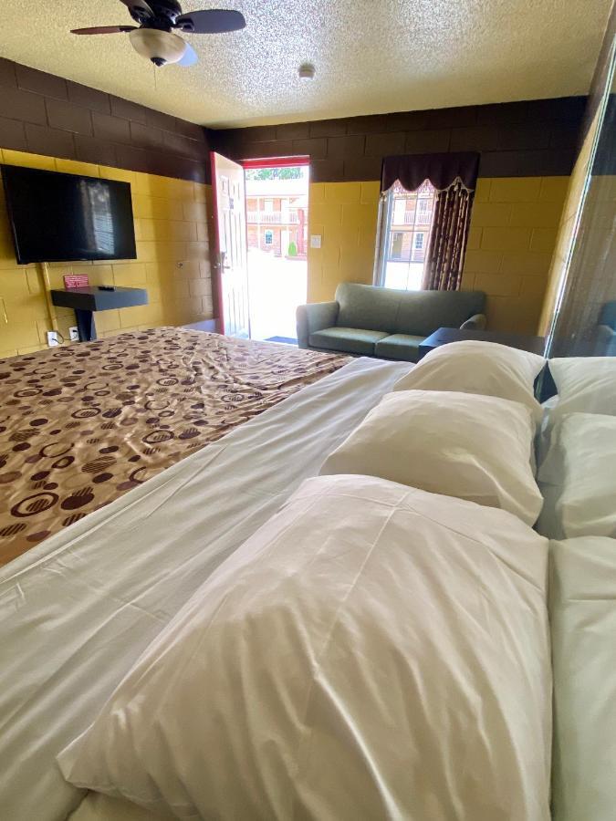 Savannah Inn And Suites Savannah Port Area Εξωτερικό φωτογραφία