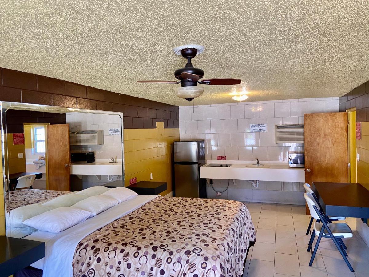 Savannah Inn And Suites Savannah Port Area Εξωτερικό φωτογραφία