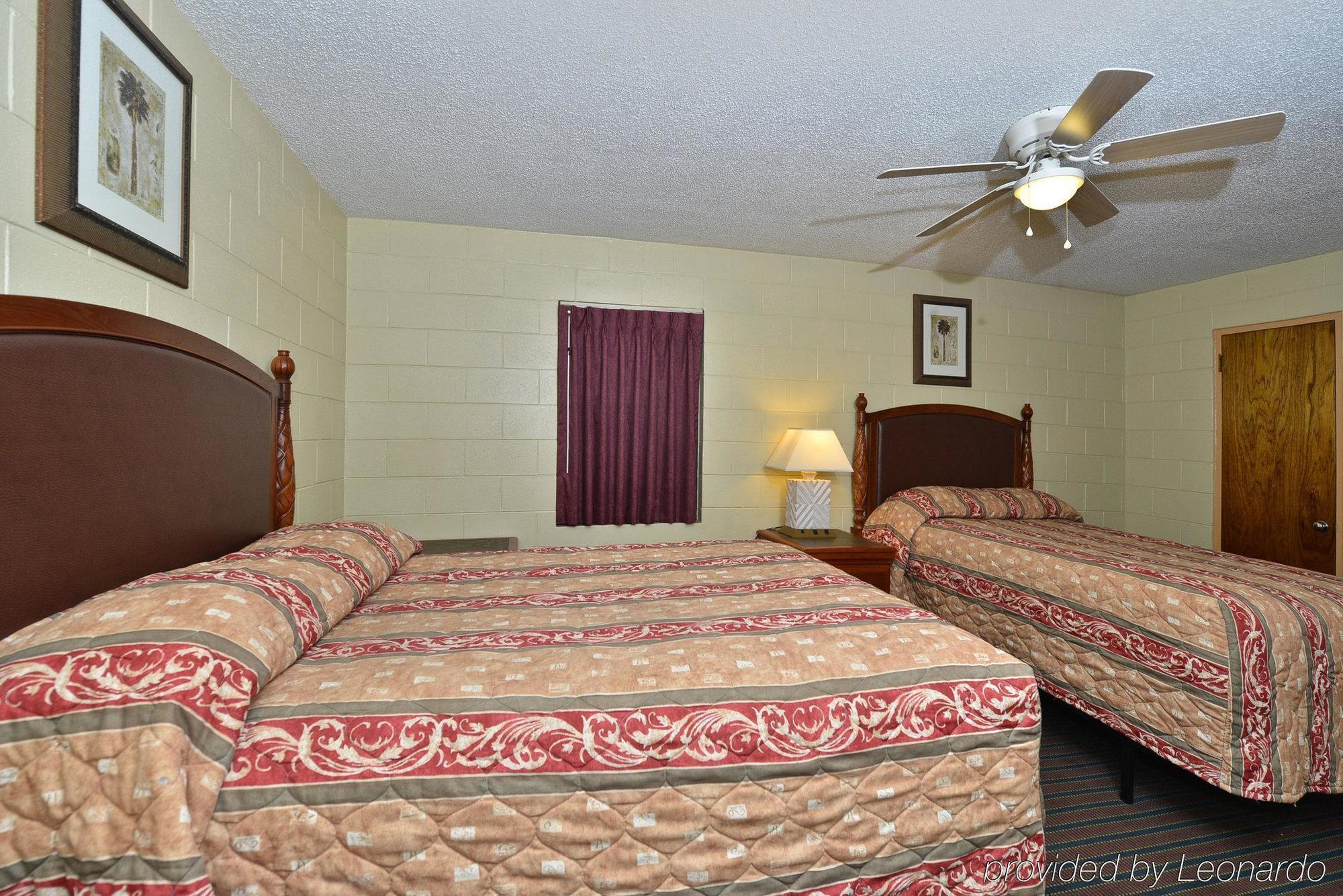 Savannah Inn And Suites Savannah Port Area Εξωτερικό φωτογραφία