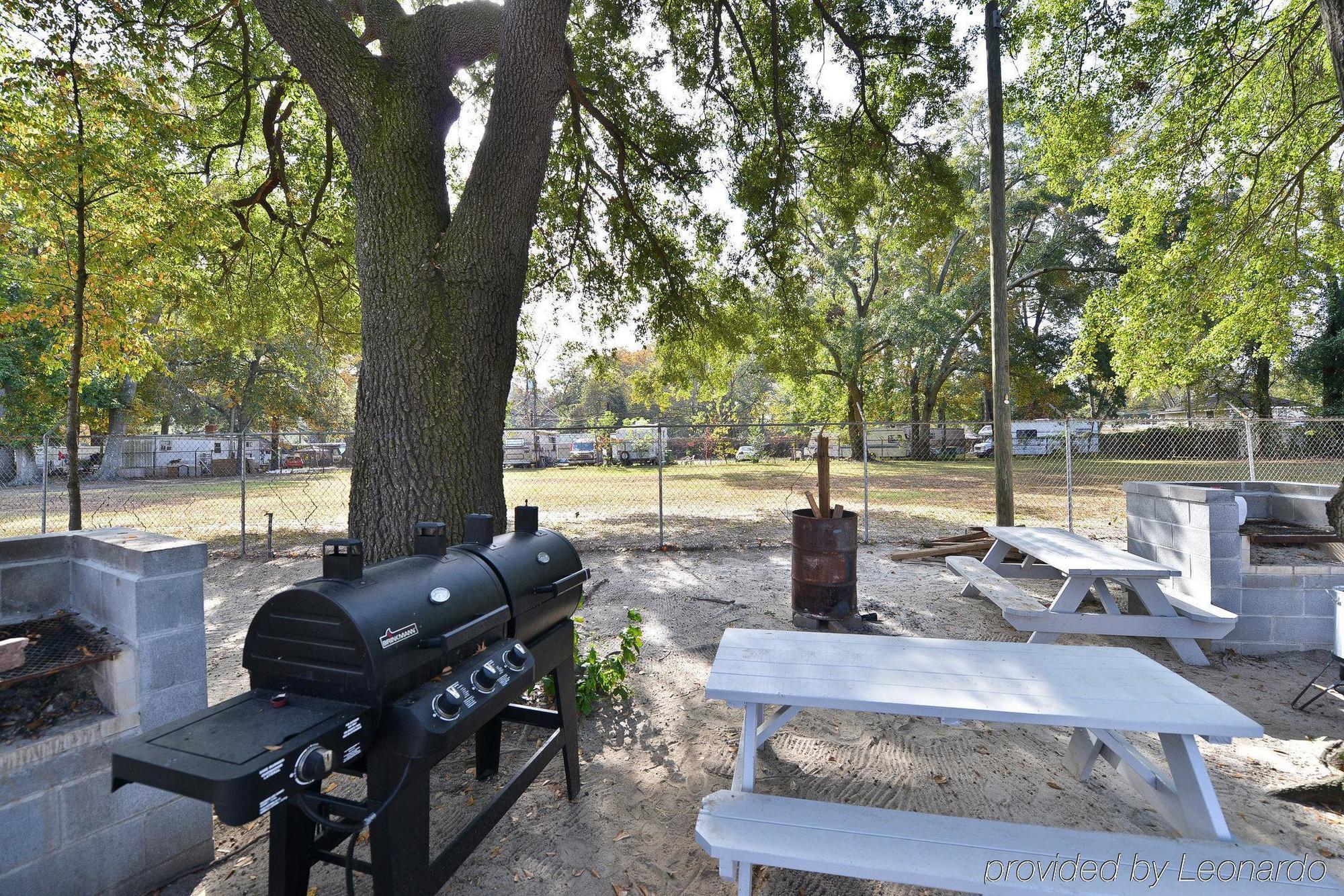 Savannah Inn And Suites Savannah Port Area Εξωτερικό φωτογραφία